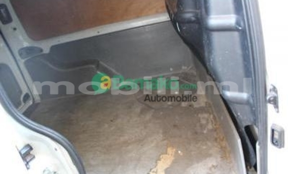 Acheter Occasion Voiture Renault Kangoo Blanc à Bamako au Mali Acheter Occasion Voiture Renault Kangoo Blanc à Bamako au Mali