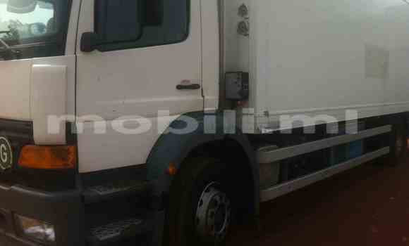 Acheter Occasion Voiture Mercedes‒Benz 190 Blanc à Bamako au Mali Acheter Occasion Voiture Mercedes‒Benz 190 Blanc à Bamako au Mali