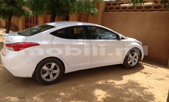 Acheter Occasion Voiture Hyundai Elantra Blanc à Gao au Mali Acheter Occasion Voiture Hyundai Elantra Blanc à Gao au Mali