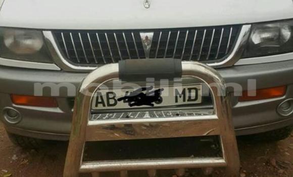 Acheter Occasion Voiture Mitsubishi Pajero Noir à Bamako au Mali Acheter Occasion Voiture Mitsubishi Pajero Noir à Bamako au Mali