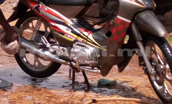 Acheter Occasion Moto KTM TM125 Gris à Bamako au Mali Acheter Occasion Moto KTM TM125 Gris à Bamako au Mali