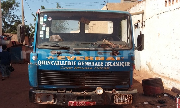 Acheter Occasion Voiture Mercedes‒Benz Esprit Bleu à Bamako au Mali Acheter Occasion Voiture Mercedes‒Benz Esprit Bleu à Bamako au Mali