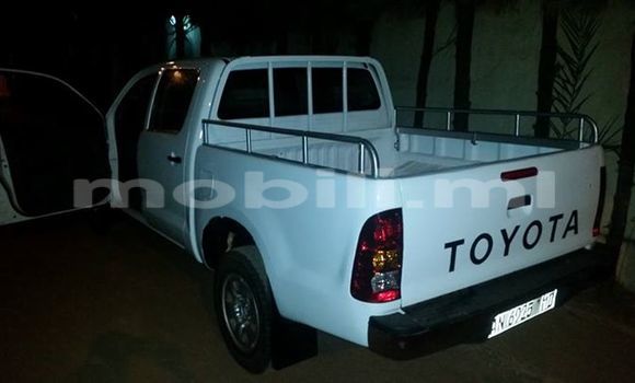 Acheter Occasion Voiture Toyota Hilux Blanc à Bamako au Mali Acheter Occasion Voiture Toyota Hilux Blanc à Bamako au Mali