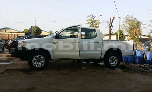 Acheter Occasion Voiture Toyota Hilux Blanc à Bamako au Mali Acheter Occasion Voiture Toyota Hilux Blanc à Bamako au Mali