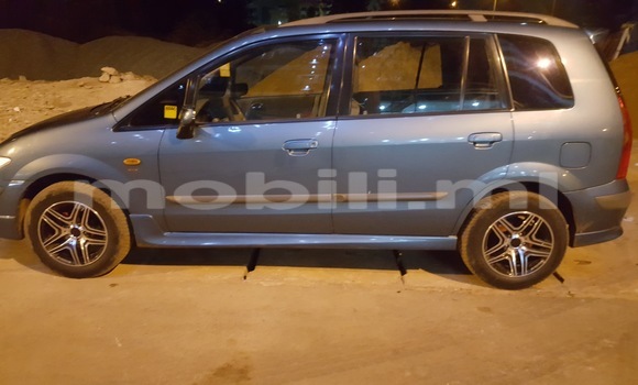 Acheter Neuf Voiture Mazda 323 Bleu à Bamako au Mali Acheter Neuf Voiture Mazda 323 Bleu à Bamako au Mali