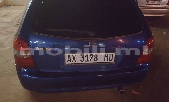 Acheter Occasion Voiture Mazda 323 Bleu à Bamako au Mali Acheter Occasion Voiture Mazda 323 Bleu à Bamako au Mali