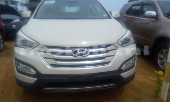 Acheter Occasion Voiture Hyundai Santa Fe Blanc à Bamako au Mali Acheter Occasion Voiture Hyundai Santa Fe Blanc à Bamako au Mali