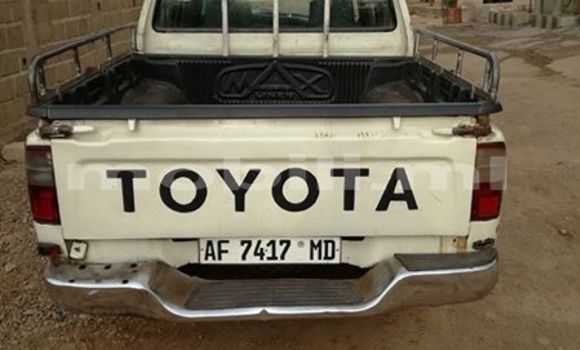 Acheter Occasion Voiture Toyota Hilux Blanc à Bamako au Mali Acheter Occasion Voiture Toyota Hilux Blanc à Bamako au Mali