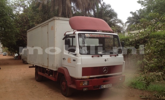 Acheter Occasion Utilitaire Mercedes‒Benz 814 Blanc à Bamako au Mali Acheter Occasion Utilitaire Mercedes‒Benz 814 Blanc à Bamako au Mali
