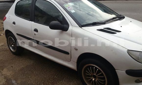 Acheter Occasion Voiture Peugeot 206 Blanc à Bamako au Mali Acheter Occasion Voiture Peugeot 206 Blanc à Bamako au Mali