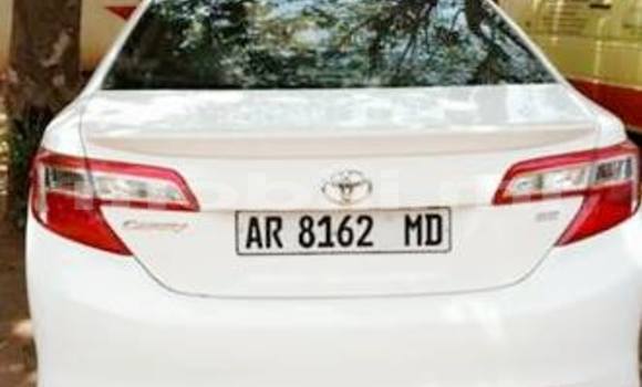 Acheter Occasion Voiture Toyota Camry Blanc à Bamako au Mali Acheter Occasion Voiture Toyota Camry Blanc à Bamako au Mali