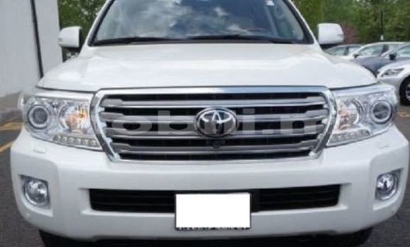 Acheter Neuf Voiture Toyota Land Cruiser Blanc à Bamako au Mali Acheter Neuf Voiture Toyota Land Cruiser Blanc à Bamako au Mali