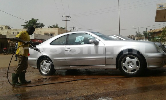 Acheter Neuf Voiture Mercedes‒Benz 230 Gris à Bamako au Mali Acheter Neuf Voiture Mercedes‒Benz 230 Gris à Bamako au Mali