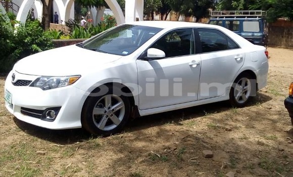 Acheter Occasion Voiture Toyota Camry Blanc à Bamako au Mali Acheter Occasion Voiture Toyota Camry Blanc à Bamako au Mali