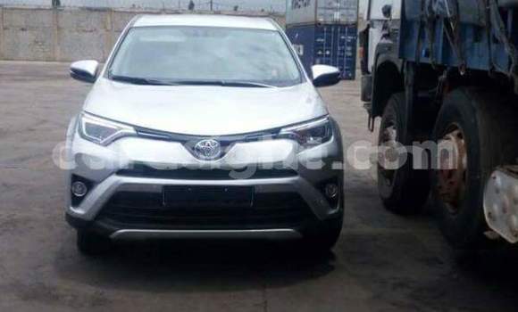 Acheter Occasion Voiture Toyota RAV4 Gris à Bamako au Mali Acheter Occasion Voiture Toyota RAV4 Gris à Bamako au Mali