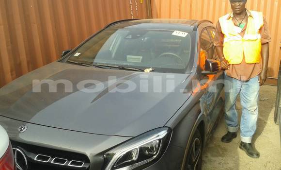 Acheter Neuf Voiture Mercedes‒Benz A-Class Gris à Bamako au Mali Acheter Neuf Voiture Mercedes‒Benz A-Class Gris à Bamako au Mali
