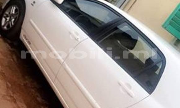 Acheter Occasion Voiture Toyota Corolla Blanc à Bamako au Mali Acheter Occasion Voiture Toyota Corolla Blanc à Bamako au Mali