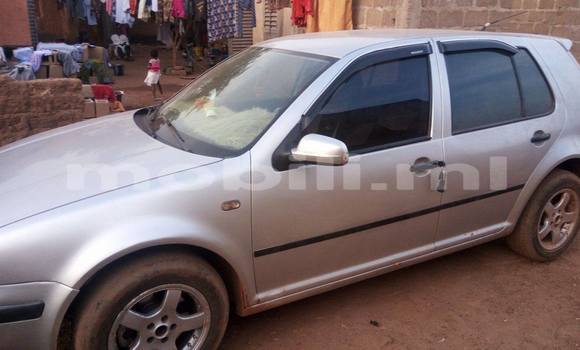 Acheter Occasion Voiture Volkswagen Golf Rouge à Bamako au Mali Acheter Occasion Voiture Volkswagen Golf Rouge à Bamako au Mali