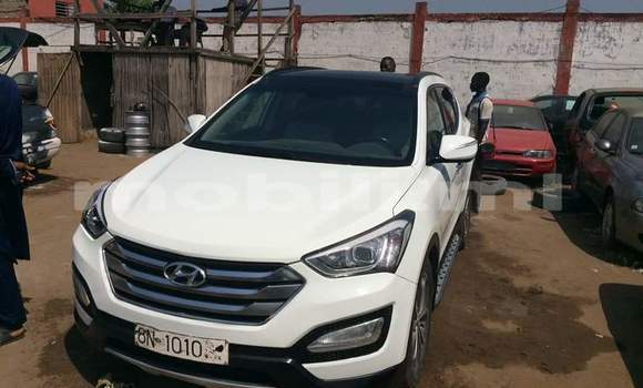 Acheter Occasion Voiture Hyundai Santa Fe Blanc à Bamako au Mali Acheter Occasion Voiture Hyundai Santa Fe Blanc à Bamako au Mali