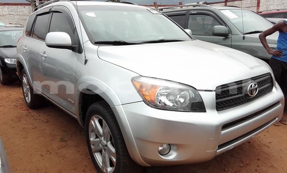 Acheter Occasion Voiture Toyota RAV4 Gris à Bamako au Mali Acheter Occasion Voiture Toyota RAV4 Gris à Bamako au Mali