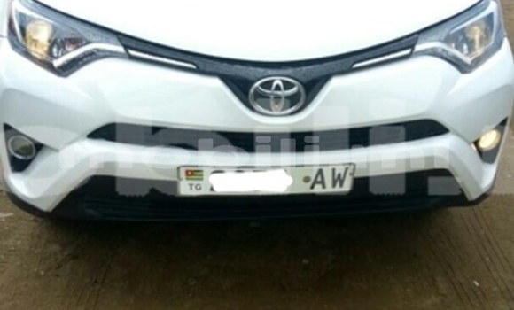 Acheter Occasion Voiture Toyota RAV4 Blanc à Bamako au Mali Acheter Occasion Voiture Toyota RAV4 Blanc à Bamako au Mali