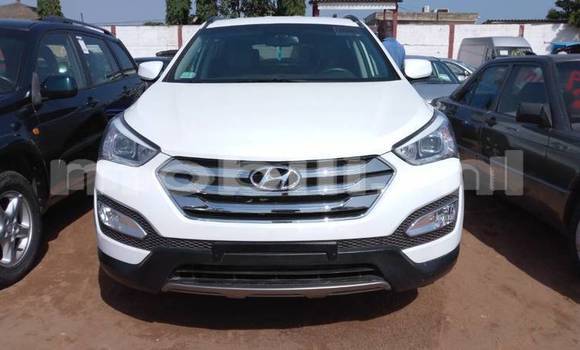 Acheter Occasion Voiture Hyundai Santa Fe Blanc à Bamako au Mali Acheter Occasion Voiture Hyundai Santa Fe Blanc à Bamako au Mali