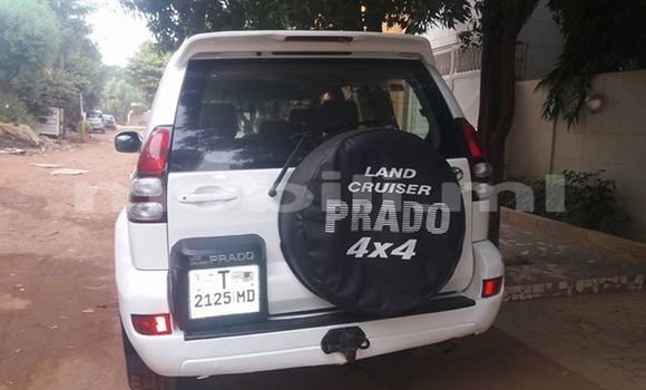 Acheter Occasion Voiture Toyota Prado Blanc à Bamako au Mali Acheter Occasion Voiture Toyota Prado Blanc à Bamako au Mali