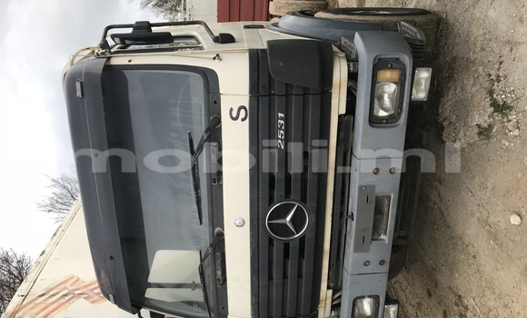 Acheter Occasion Utilitaire Mercedes‒Benz Truck Blanc à Bamako au Mali Acheter Occasion Utilitaire Mercedes‒Benz Truck Blanc à Bamako au Mali