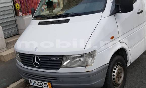 Acheter Occasion Utilitaire Mercedes‒Benz Sprinter Blanc à Bamako au Mali Acheter Occasion Utilitaire Mercedes‒Benz Sprinter Blanc à Bamako au Mali
