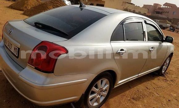 Sayi Na hannu Toyota Avensis Azurfa Mota in Bamako a Mali Sayi Na hannu Toyota Avensis Azurfa Mota in Bamako a Mali