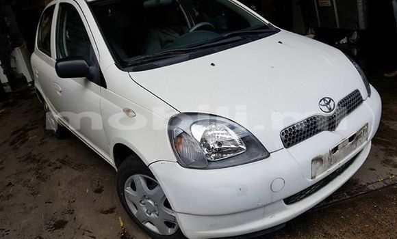 Sayi Na hannu Toyota Yaris White Mota in Bamako a Mali Sayi Na hannu Toyota Yaris White Mota in Bamako a Mali