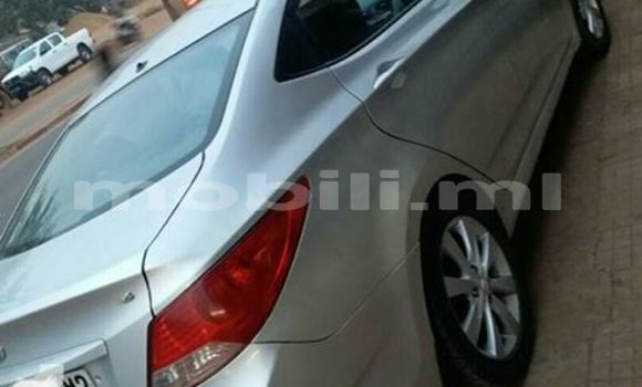 Acheter Occasion Voiture Hyundai Accent Gris à Bamako au Mali Acheter Occasion Voiture Hyundai Accent Gris à Bamako au Mali