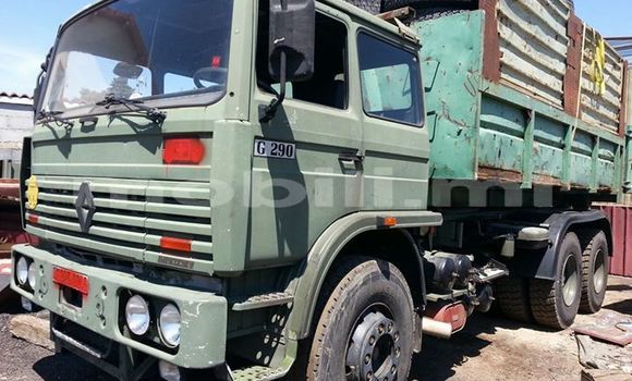 Acheter Occasion Utilitaire Renault G300 Bleu à Bamako au Mali Acheter Occasion Utilitaire Renault G300 Bleu à Bamako au Mali