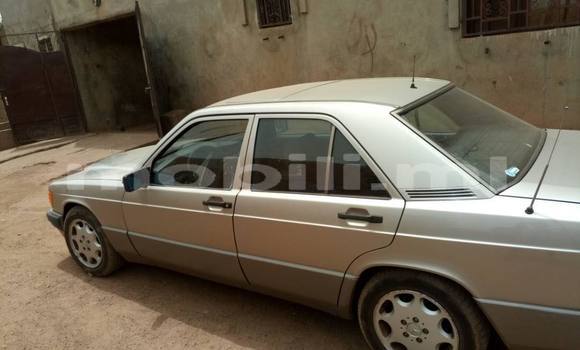 Acheter Occasion Voiture Mercedes‒Benz 190 Beige à Bamako au Mali Acheter Occasion Voiture Mercedes‒Benz 190 Beige à Bamako au Mali