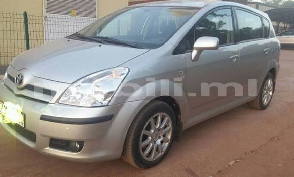 Acheter Occasion Voiture Toyota Verso Gris à Bamako au Mali Acheter Occasion Voiture Toyota Verso Gris à Bamako au Mali